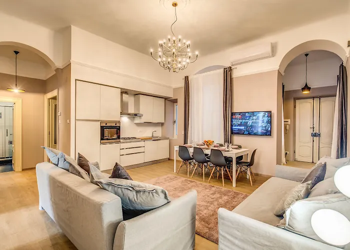 Downtown Srl - Cinque Terre New Liberty La Spezia