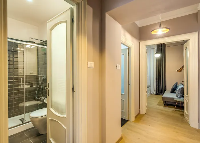 Downtown Srl - Cinque Terre New Liberty * La Spezia